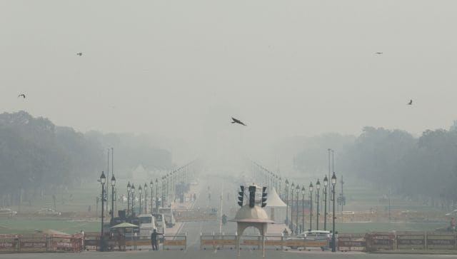 SC slams state govt, centre for playing blame game over Delhi pollution